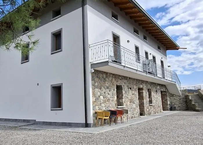 לינה וארוחת בוקר Vie D'alt Wine And